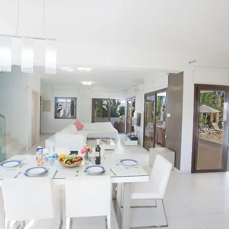 Ferienhaus Haus In Ayia Napa Mit Privatem Pool *