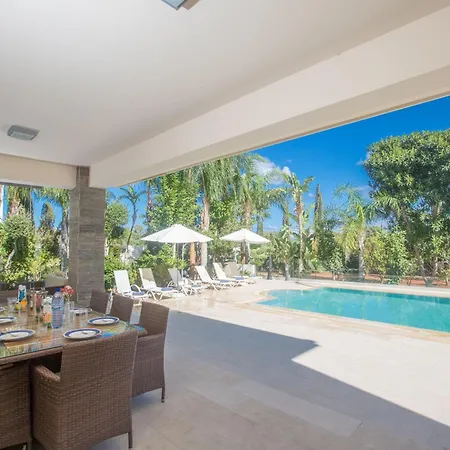 Haus In Ayia Napa Mit Privatem Pool Ferienhaus *